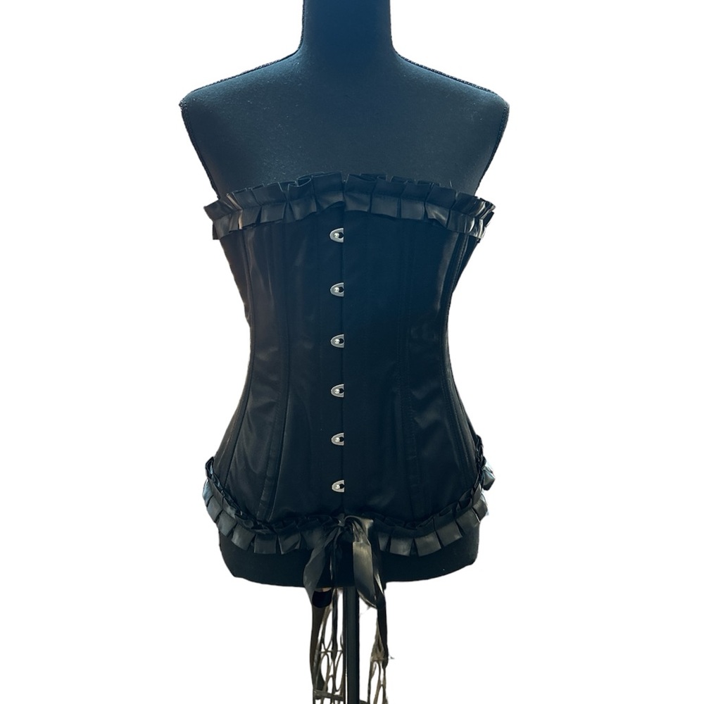 Corset, Black with lace, Size 28, or 14, 100% Polyester,  lining 100 NWT